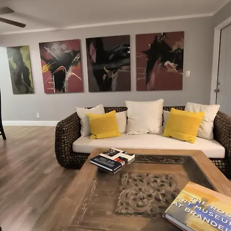 Art House Close To The Beach And Tennis